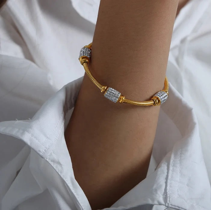 Amazon Gold Bangle A65