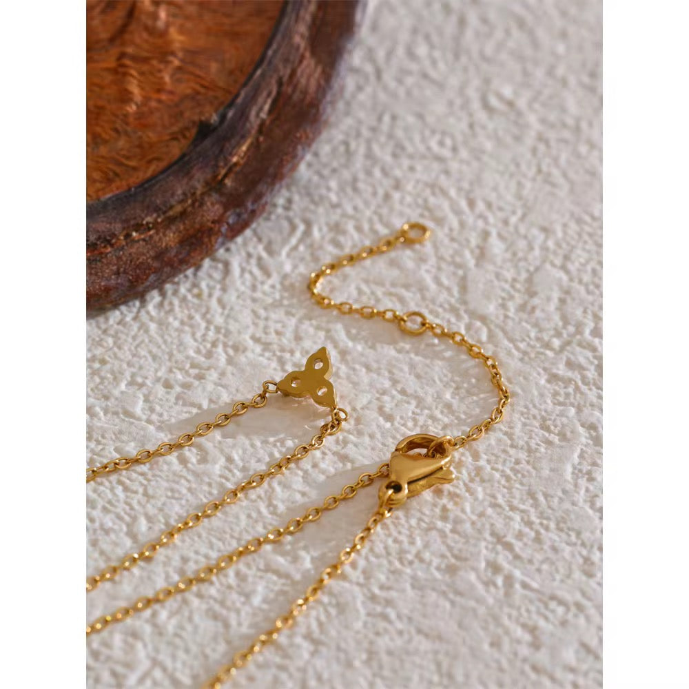 Tridots Necklace