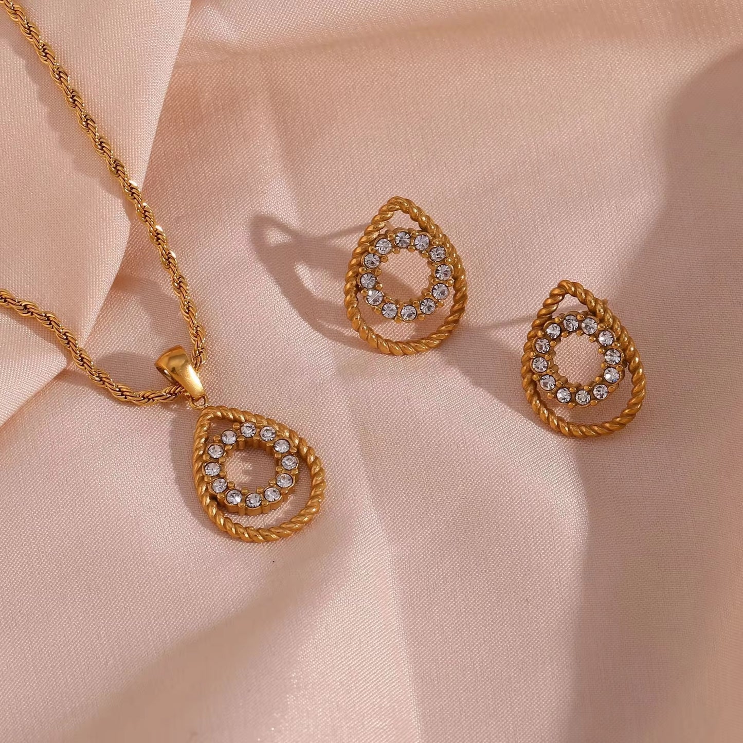 Soleil Teardrop Set