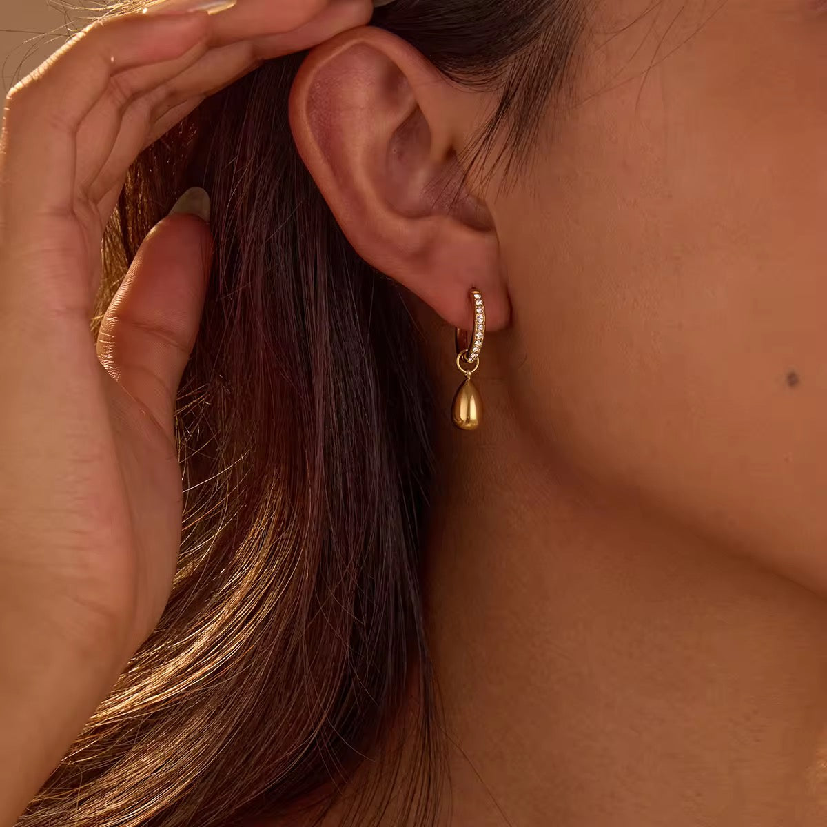 Luna Zirconi Hoops