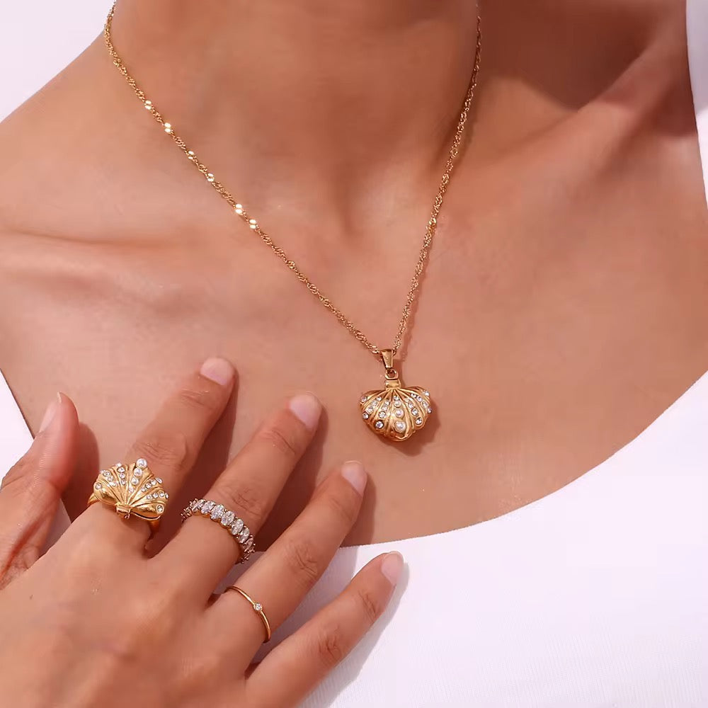 Gold Shell Pearl Necklace