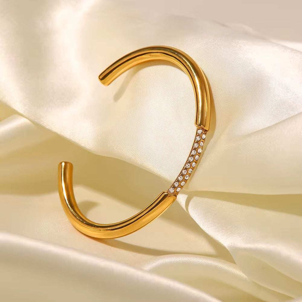Mid Zirconia Bangle