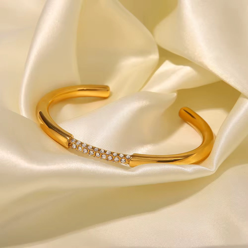 Mid Zirconia Bangle