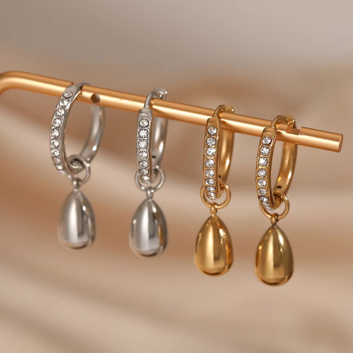 Luna Zirconi Hoops