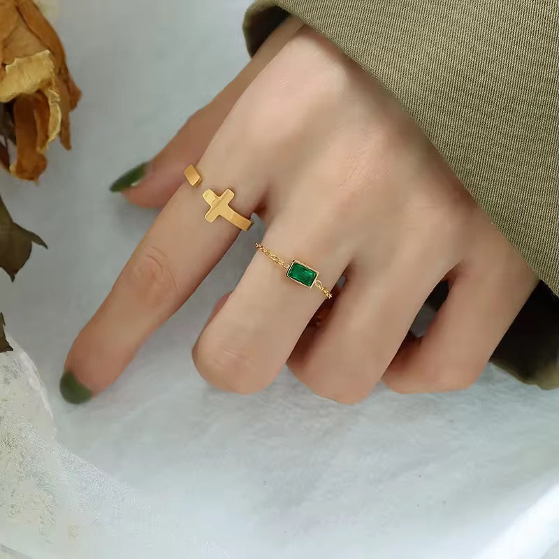 Green Chain Ring