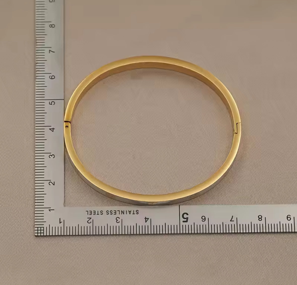 White Leaf Bangle
