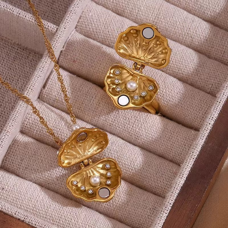 Gold Shell Pearl Necklace