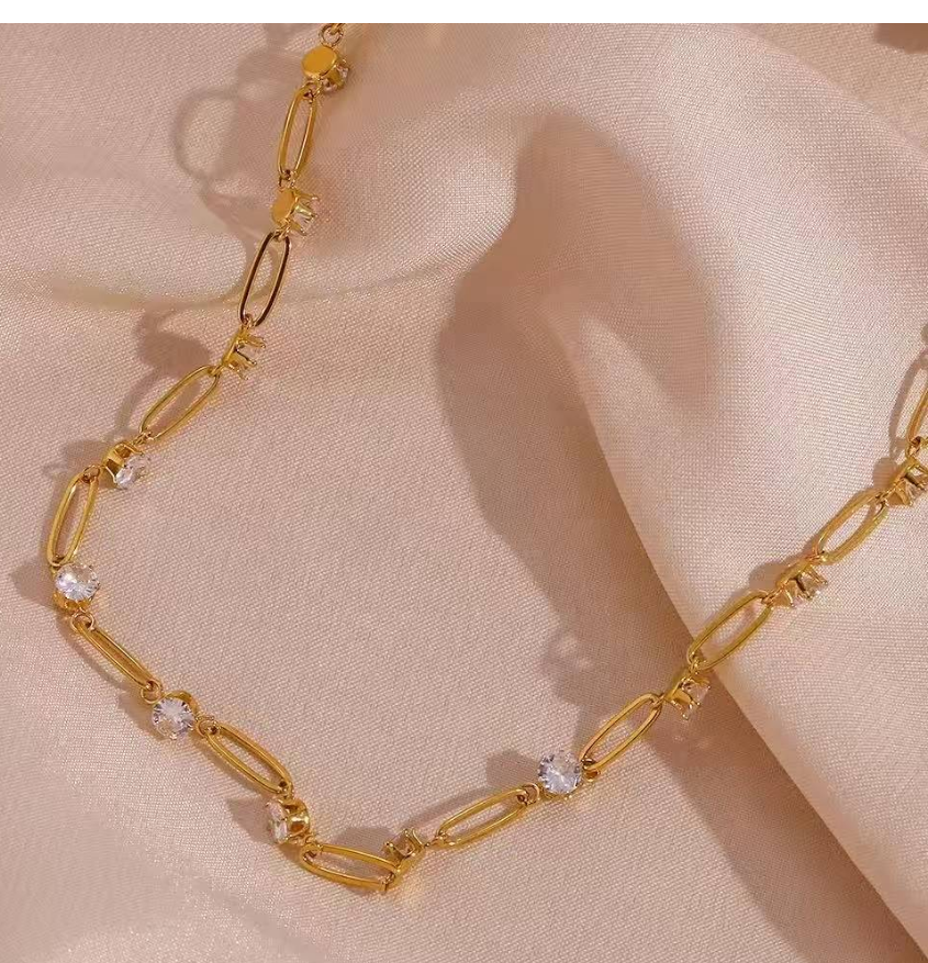 Suzi Necklace
