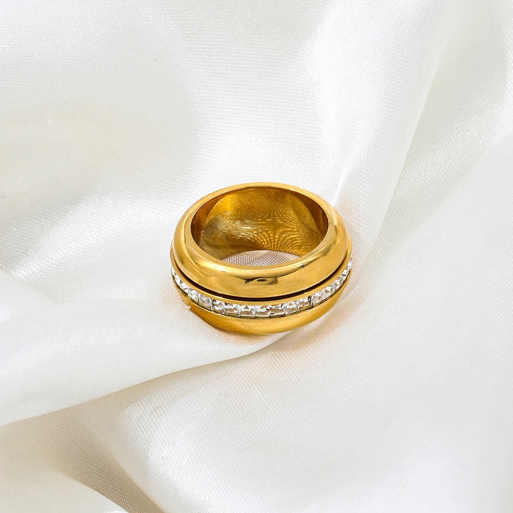 Rotatable Zircon Gold Ring