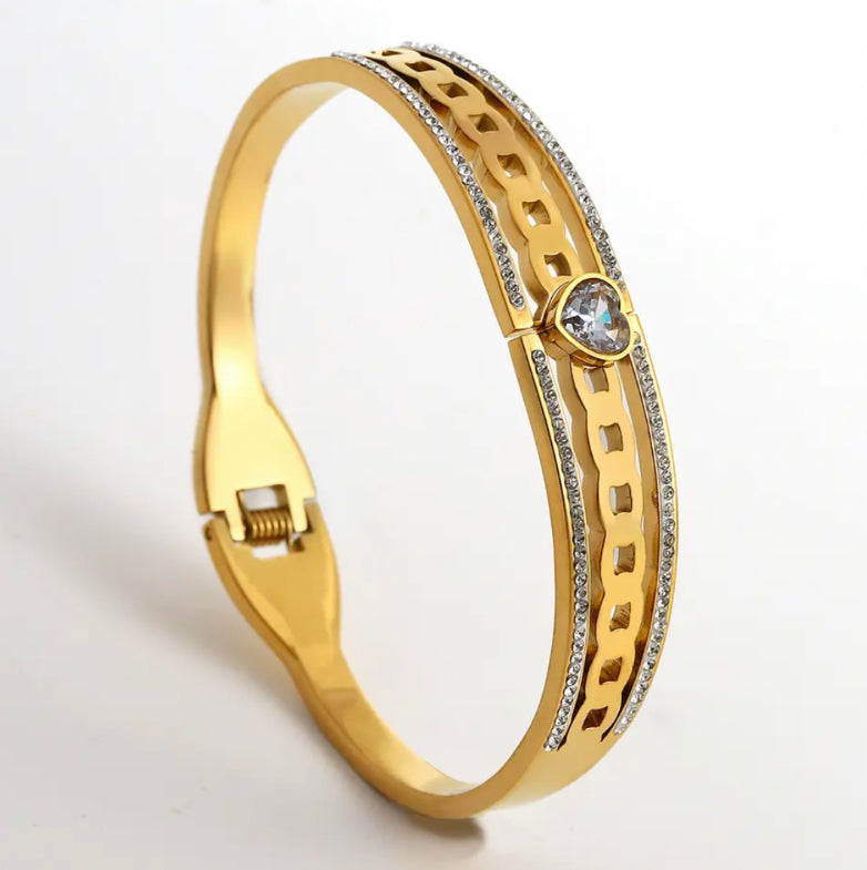 Heart mid Bangle 52