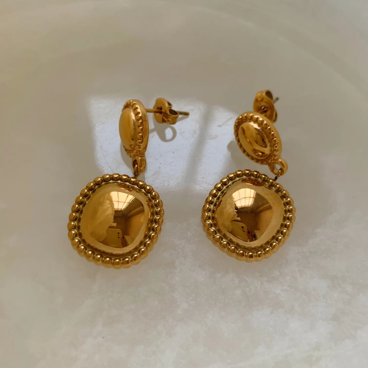 Glad Gold Earrings