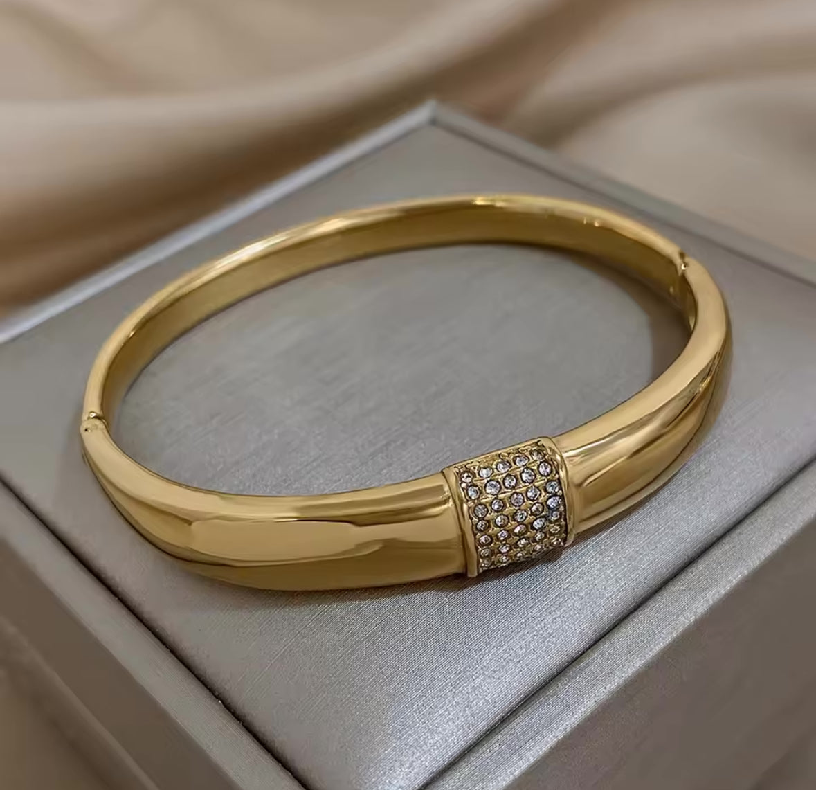 Nayab Chunky Bangle