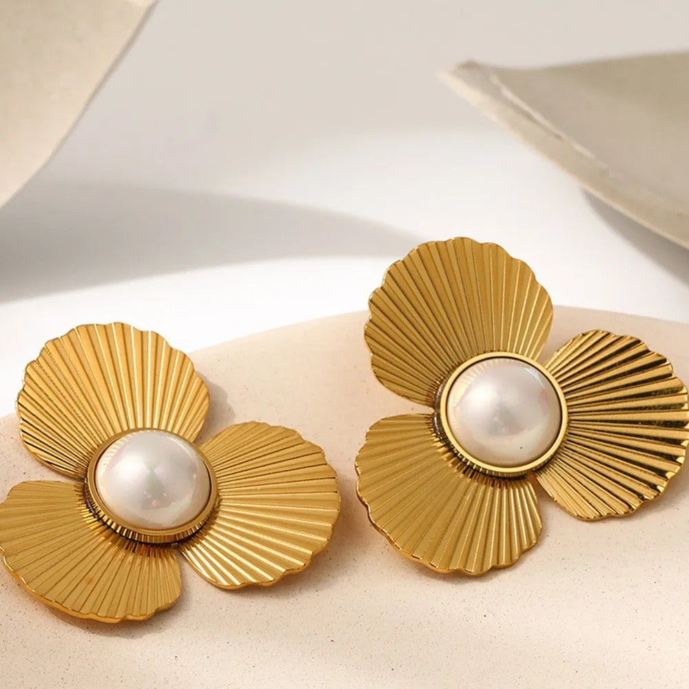 Fan Flower Pearl Studs