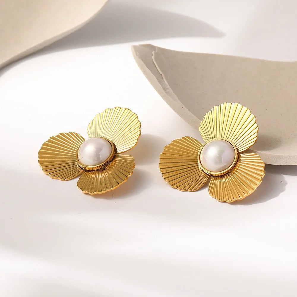 Fan Flower Pearl Studs