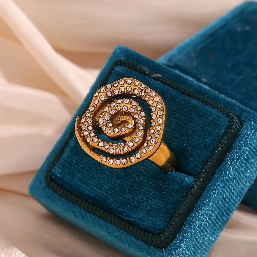 Conch Zircon Ring