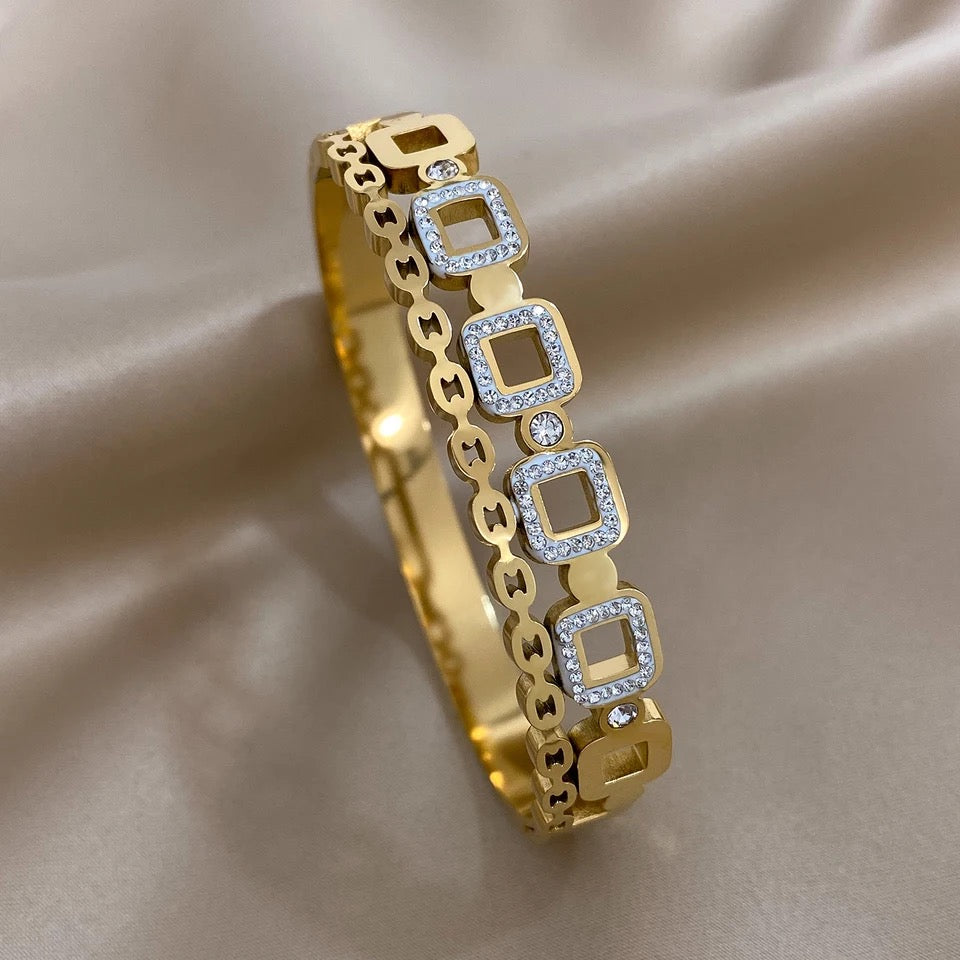 Inlaid Zircon Gold Bangle