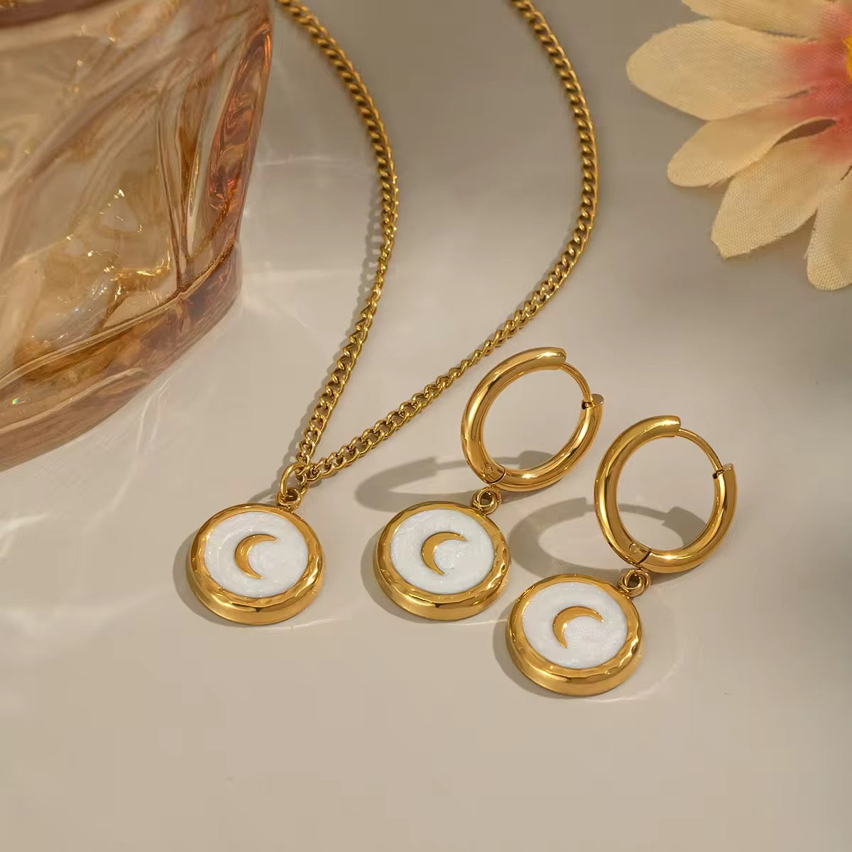 White Moon Set