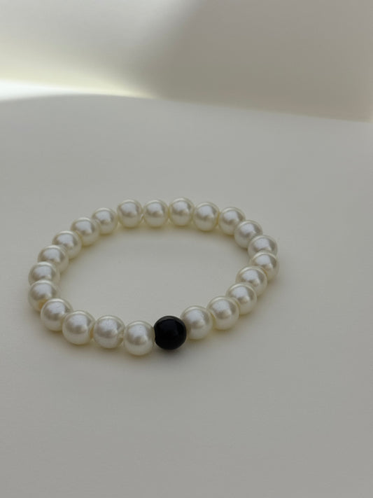 Pearls with black Bead Handmade Bracelet