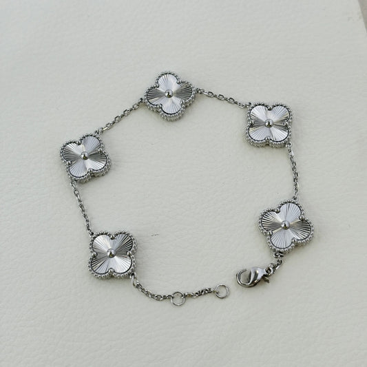 Silver LUXE PENTA CLOVER BRACELET