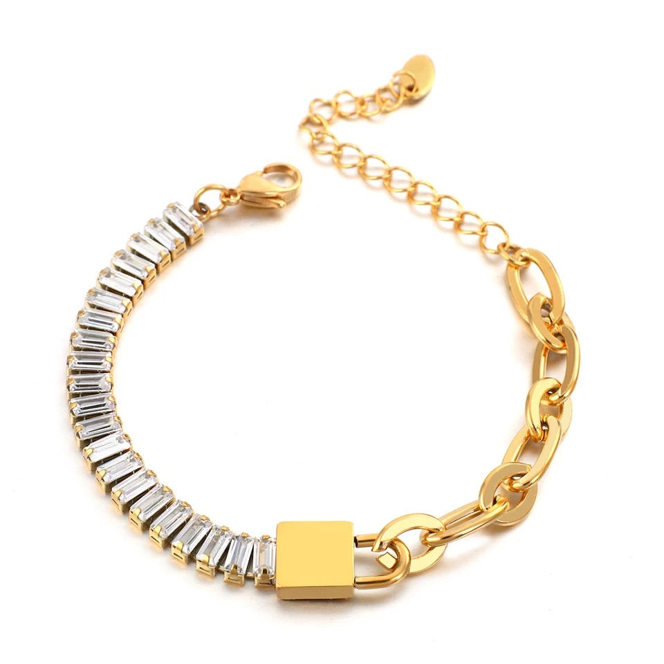 Zircon Link Lock Bracelet