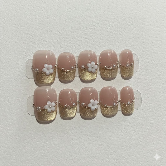 N44 Gold Daisy Nails  Set
