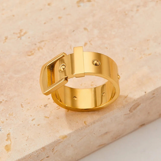 Clasp Gold Ring