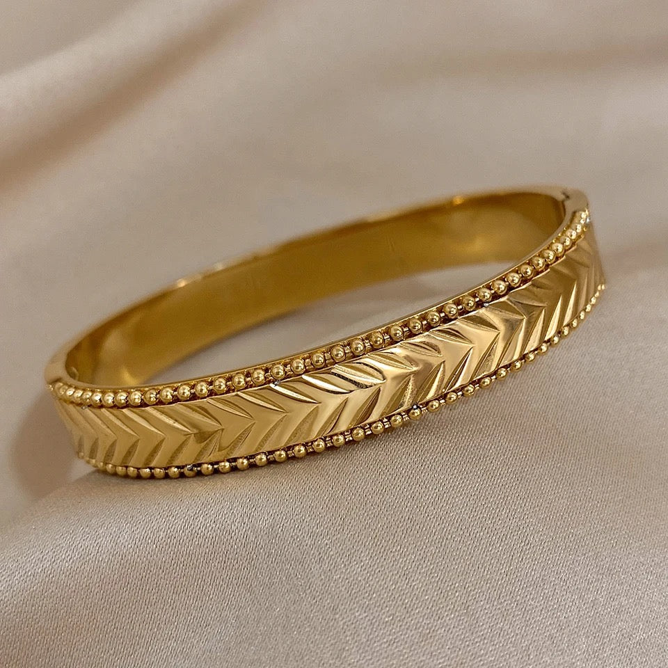 Leaf Textured Bangle A16