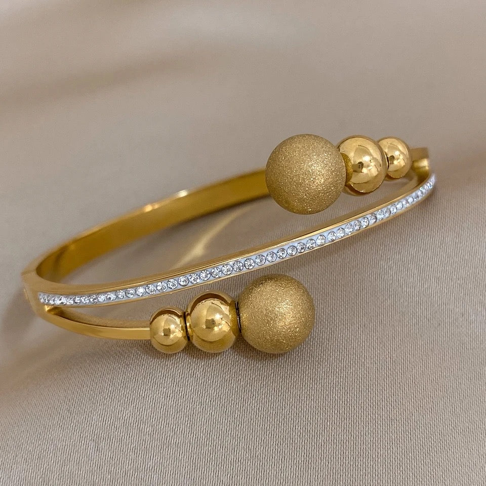 Frosted Gold Bangle A25