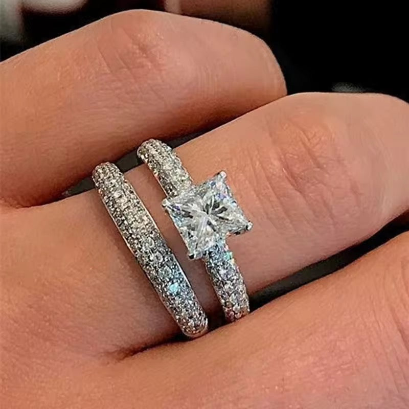 Two Square Ring Square Double Ring – Honey, I’m home Accessories.