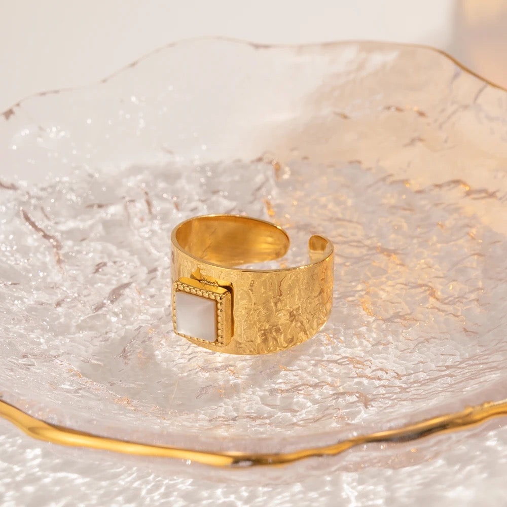 Eclair Gold Ring