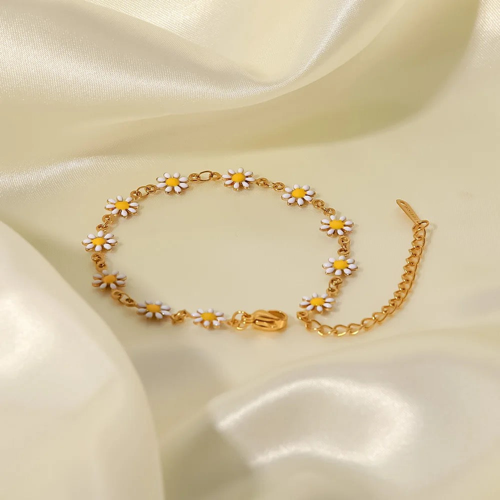 Daisy Enamel Gold Bracelet