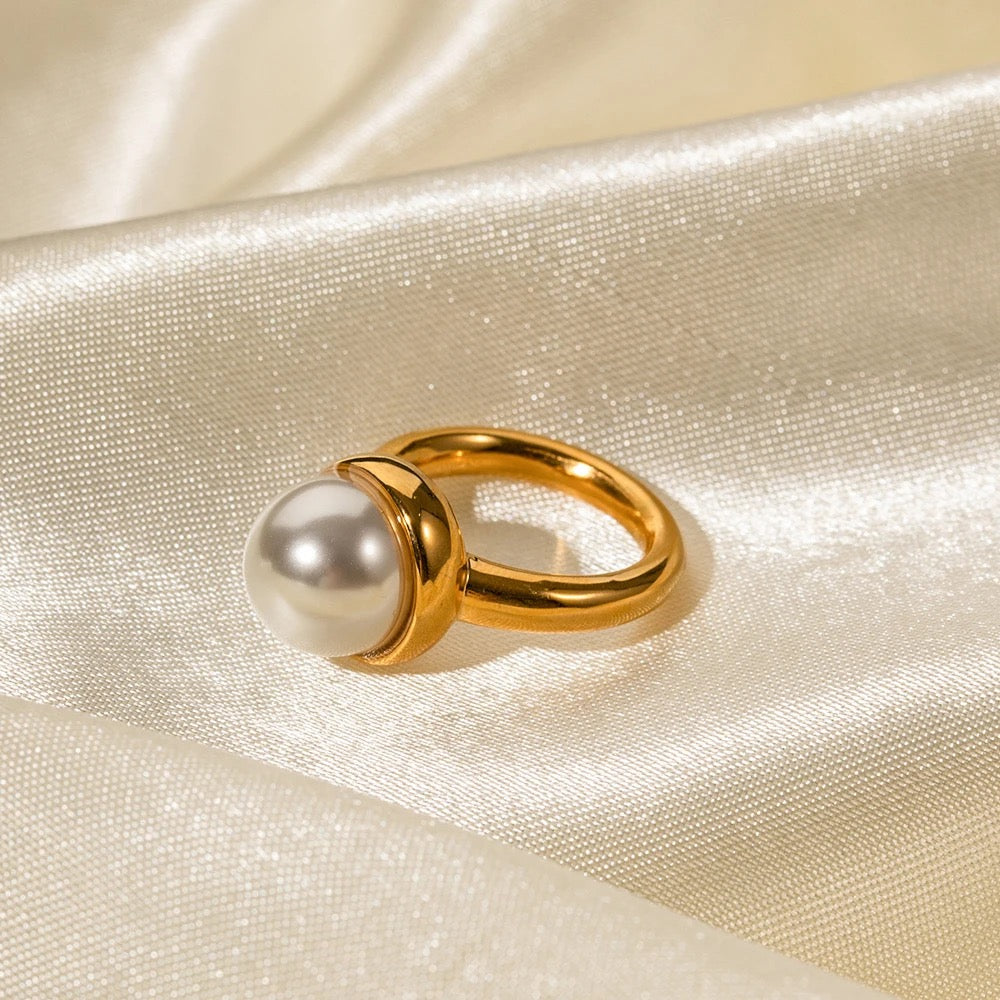 Iris Pearl Ring