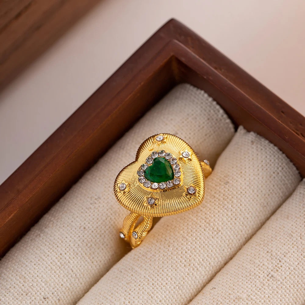 Emerald textured Heart Ring