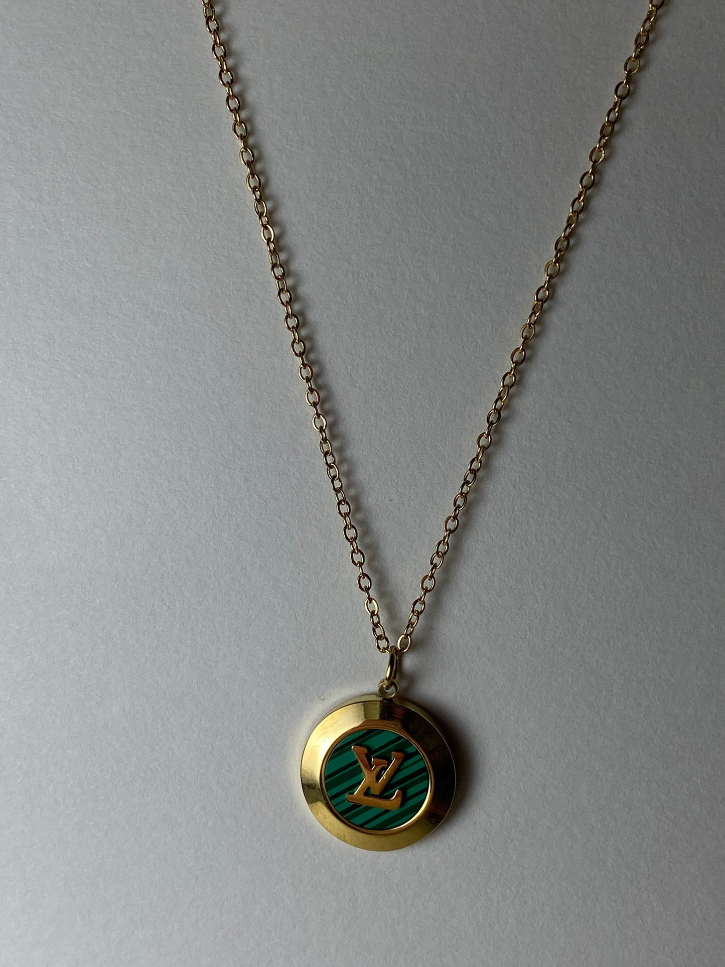 Emerald LV Round Necklace