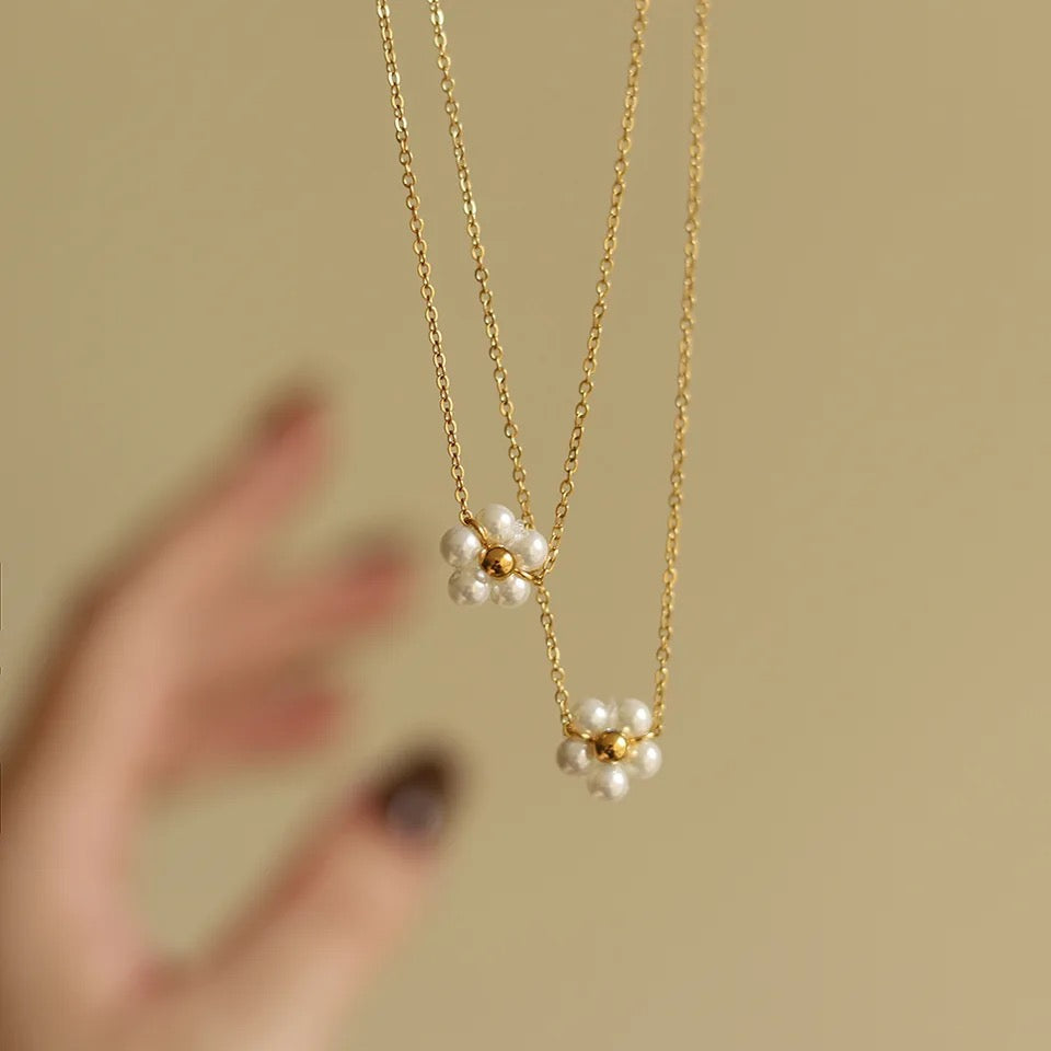 Daisy Pearl Necklace