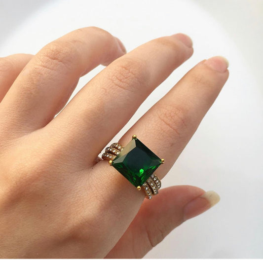 Deluxe Ring (EMERALD)