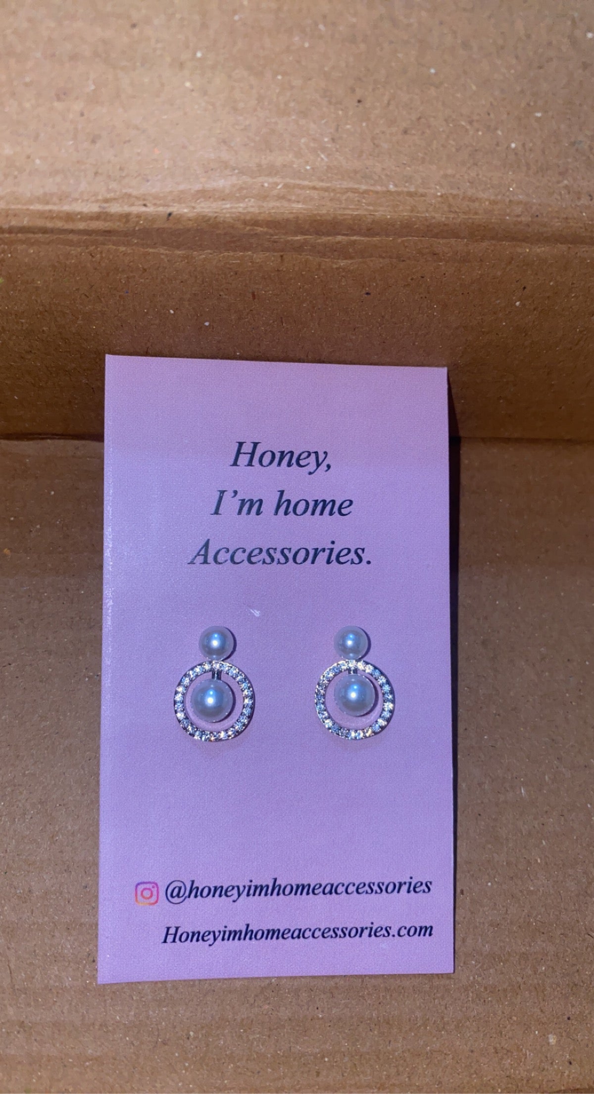 Pearly circle Studs