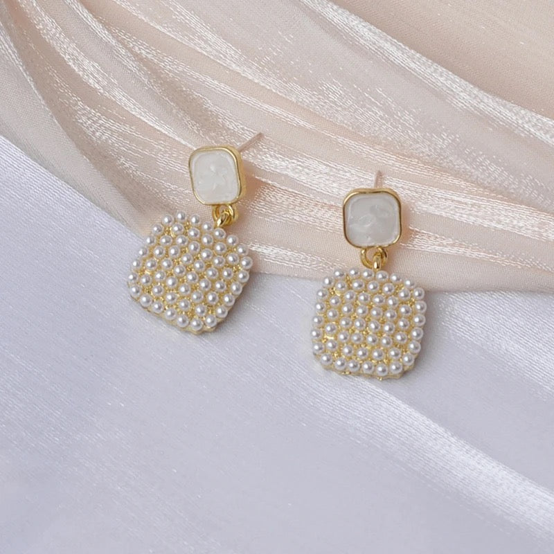 Pearl Seep Square Earrings – Honey, I’m home Accessories.