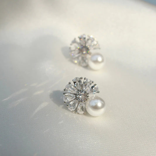 Mini floral pearls studs