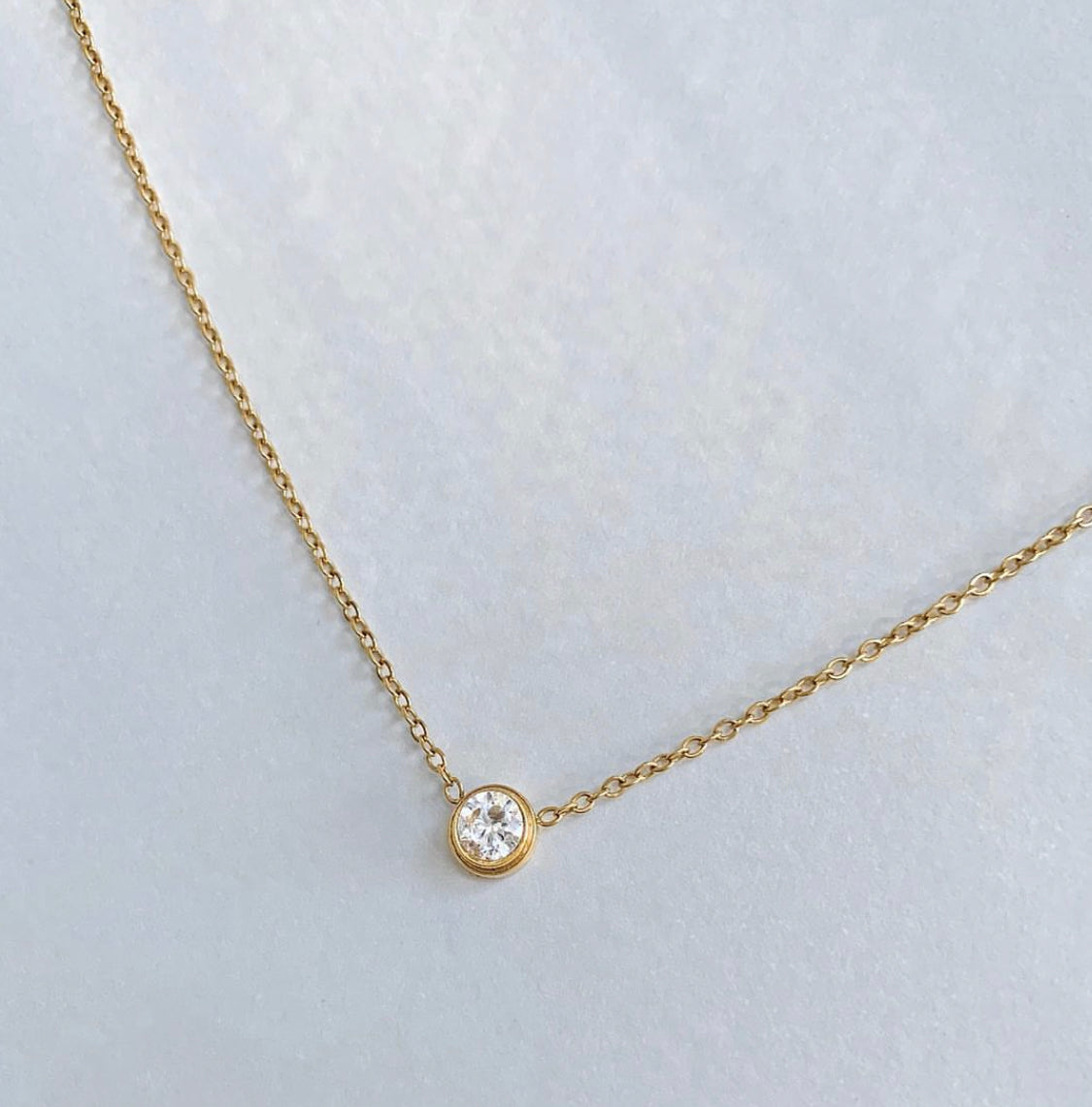 Gold Solitaire Necklace – Honey, I’m home Accessories.