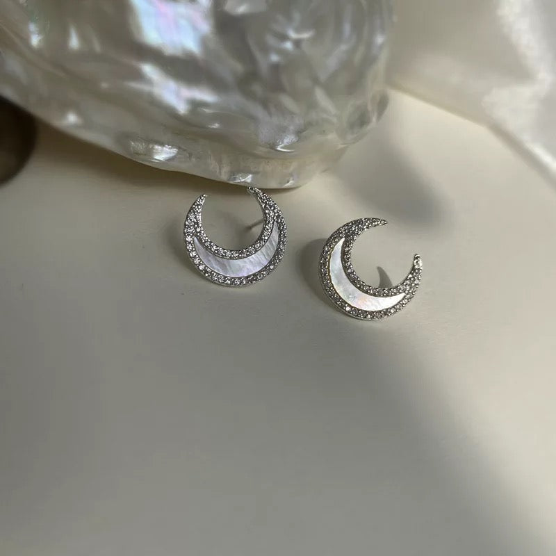 Moon Gloss Studs