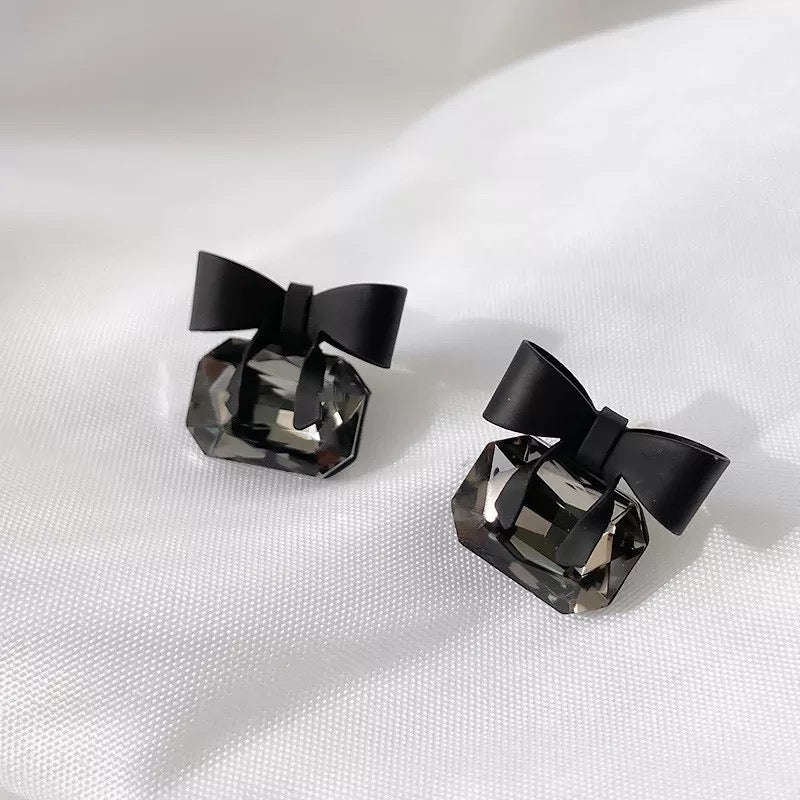 Black Bow Studs