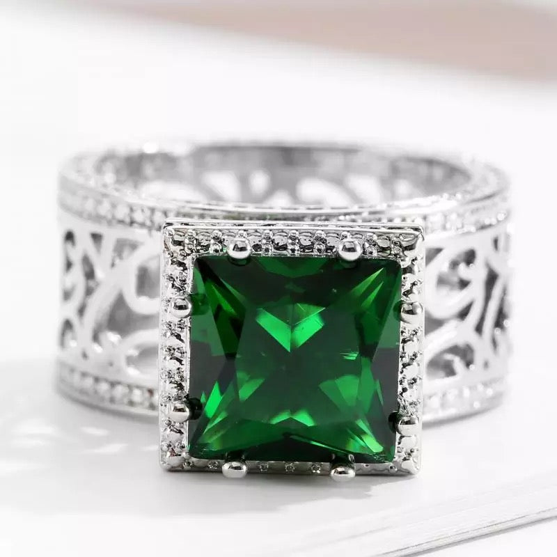 Emerald Vintage Ring